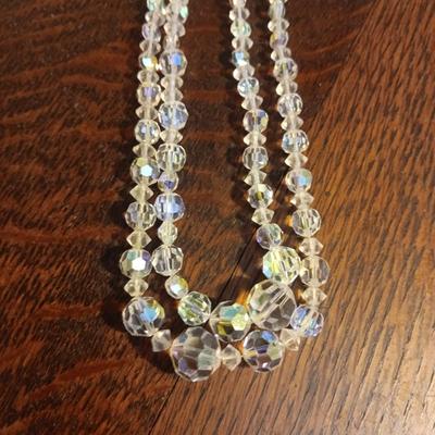 IRIDESCENT GLASS BEADED NECKLACE & GOLD TONE BROOCH W/CLIP ON EARRINGS