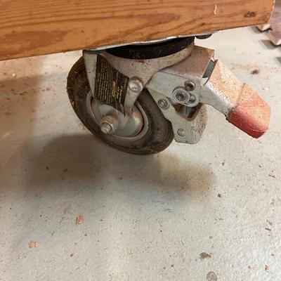 Rolling Wooden Work Bench (WS-MG)