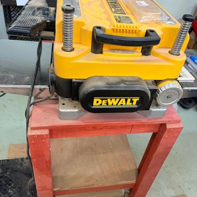 Dewalt Planer & Rolling Wooden Stand (WS-MG)