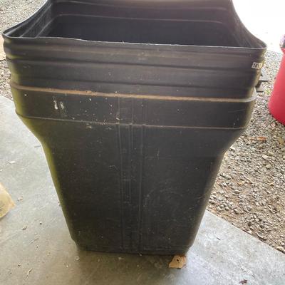 Trash can