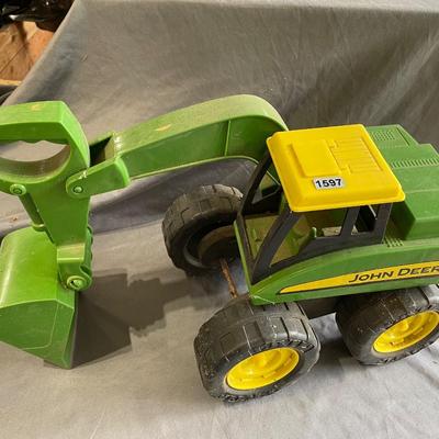 Plastic JD tractor