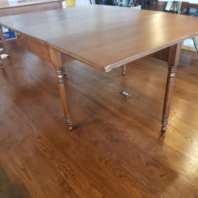 Benbow's Gate Leg Dining Table (LR-KD)