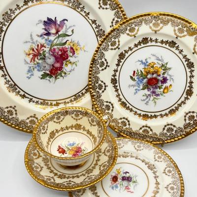 PARAGON ~ Gorgeous ~ Fine Bone China ~ 4 Piece Service For 6 ~*Read Details