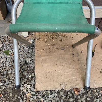 Fold up seat
