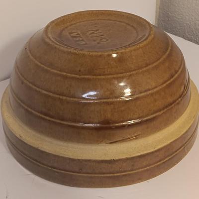 Vintage Ceramic Stoneware USA Pottery 8in Glazed Serving Bowl with Sprig Mango wood cutting board
