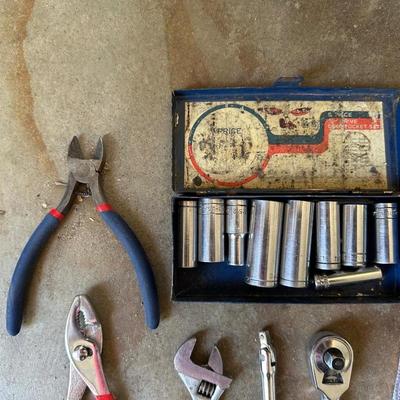 CHISEL SET, VARIOUS SOCKETS, XACTO CUTTING SET AND MORE