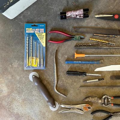 A VARIETY OF HAND TOOLS & DRILL BITS