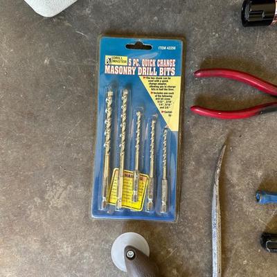 A VARIETY OF HAND TOOLS & DRILL BITS