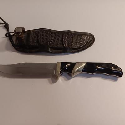 Beautiful knife with leather sheath marked Wind River Knives Dubois, Wyoming
