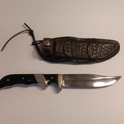 Beautiful knife with leather sheath marked Wind River Knives Dubois, Wyoming