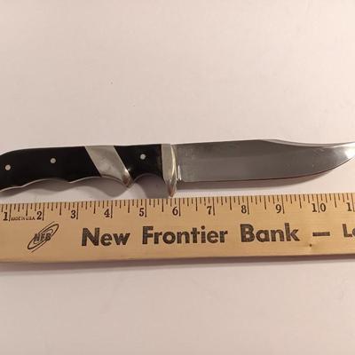 Beautiful knife with leather sheath marked Wind River Knives Dubois, Wyoming