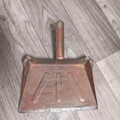 Vintage Cream enamel 12 -inch large bucket with vintage metal dustpan and dove tail box