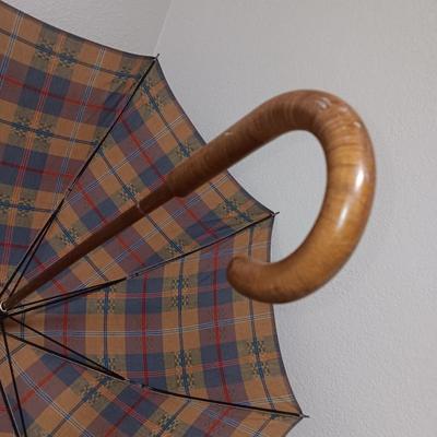 Vintage NEYRAT PEYRONIE Parasol Parapliie De France Umbrella in Immaculate condition!