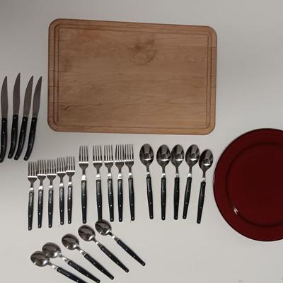25-piece BEE & WILLOW flatware set ed serving platter and cutting board