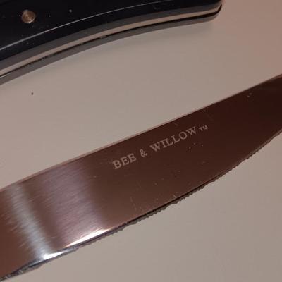 25-piece BEE & WILLOW flatware set ed serving platter and cutting board