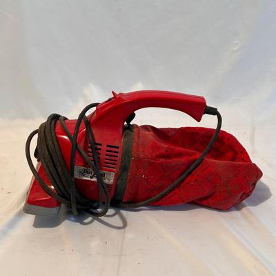Two Shop Vacs (6 gallon + 2.5 gallon) and More (G-DZ)