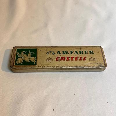 Vintage Pepsi Crates, Tins, Pins and More (LR-DZ)