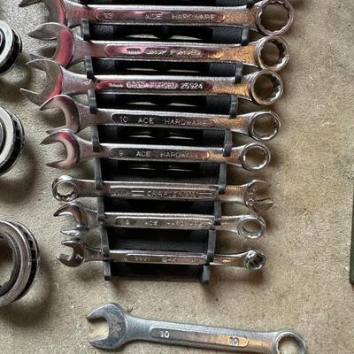 SCREW EXTRACTOR SET, DEEP WELL SOCKETS, WRENCHES