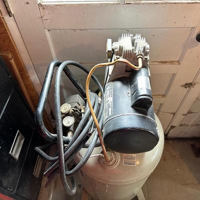 PORTABLE PRO AIR 20 GALLON AIR COMPRESSOR