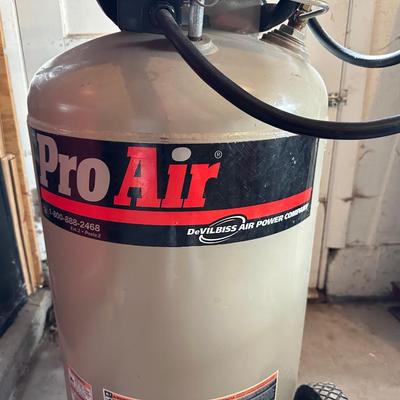 PORTABLE PRO AIR 20 GALLON AIR COMPRESSOR