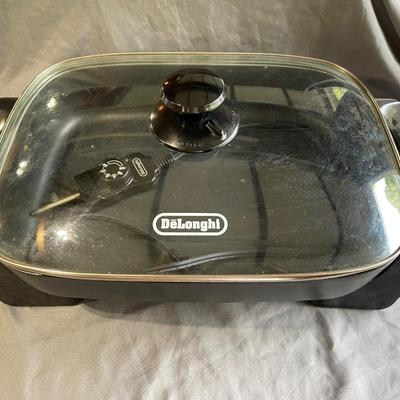 Electric skillet