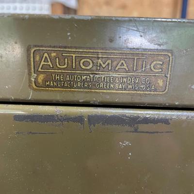 Automatic metal cabinet
