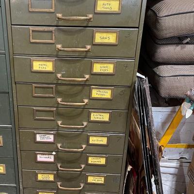 Automatic metal cabinet