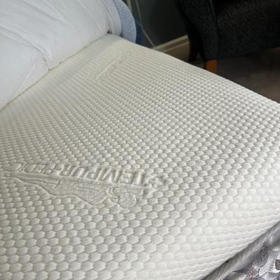 King Tempur-Pedic TEMPUR-Adapt Topper 3" + Fieldcrest Mattress Pillow Topper