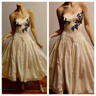 Exquisite vtg 1950s Shantung Strapless Ball Gown