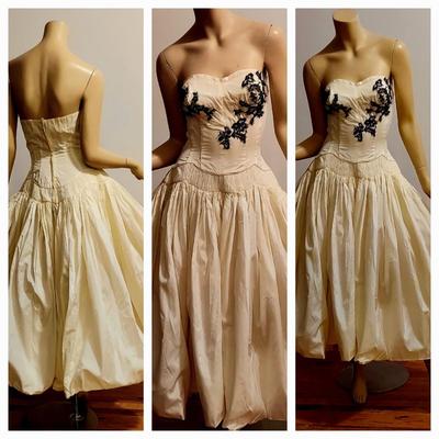 Exquisite vtg 1950s Shantung Strapless Ball Gown
