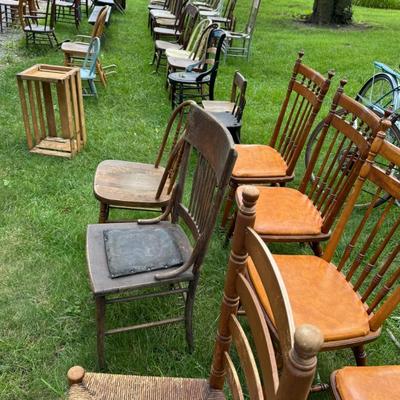 40 chairs for one money / Mix and match for wedding !