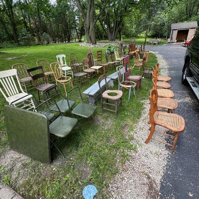 40 chairs for one money / Mix and match for wedding !