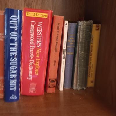 LARGE SELECTION OF PAPERBACK AND HARDBACK BOOKS