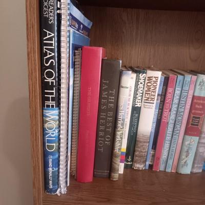 LARGE SELECTION OF PAPERBACK AND HARDBACK BOOKS