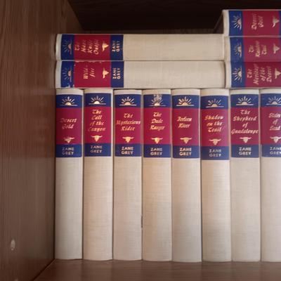 A COLLECTION OF ZANE GREY NOVELS IN HARDBACK