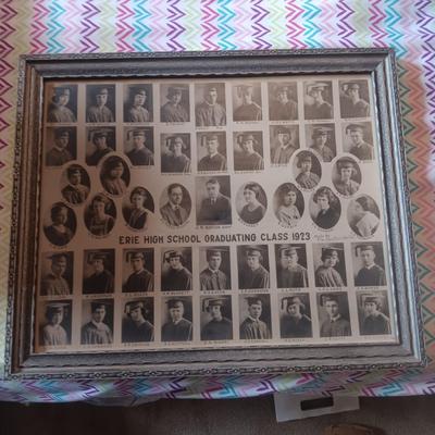 US ARMY TRAINING BOOK, PHOTO OF CLASS OF 1913 AND OLDER YEAR BOOKS
