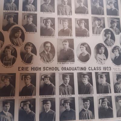 US ARMY TRAINING BOOK, PHOTO OF CLASS OF 1913 AND OLDER YEAR BOOKS