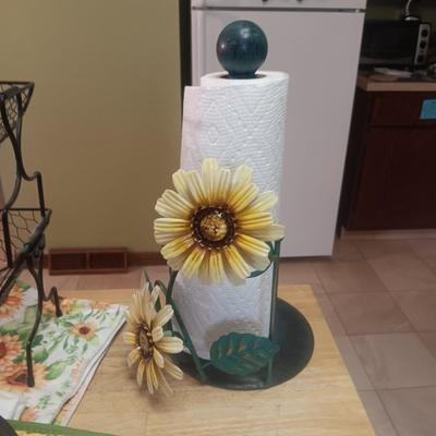 KITCHEN ITEMS WITH A SUNFLOWER THEME