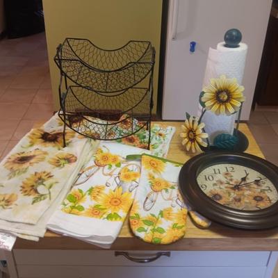 KITCHEN ITEMS WITH A SUNFLOWER THEME