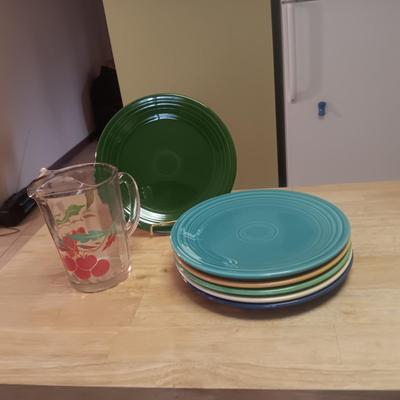 FIESTAWARE DINNER PLATES & SERVING BOWL PLUS SMALL GLASS PITCHER