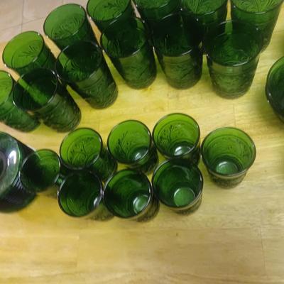 GREEN TIARA GLASSES, SMALL BOWLS AND PLATES
