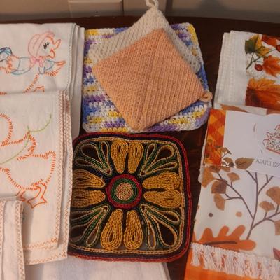 NEW KITCHEN APRON AND OTHER KITCHEN LINENS