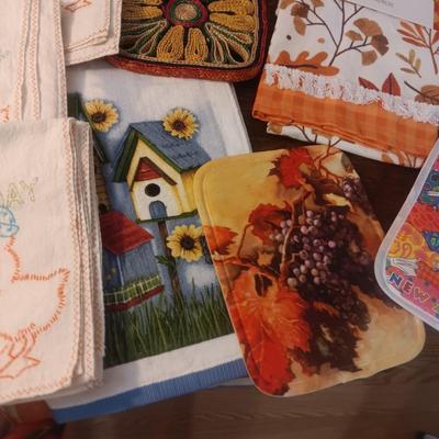 NEW KITCHEN APRON AND OTHER KITCHEN LINENS