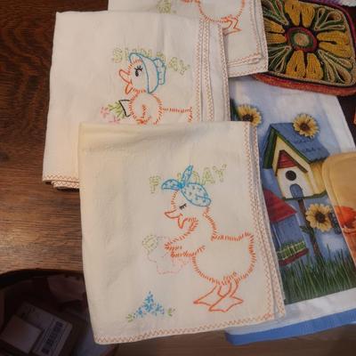 NEW KITCHEN APRON AND OTHER KITCHEN LINENS