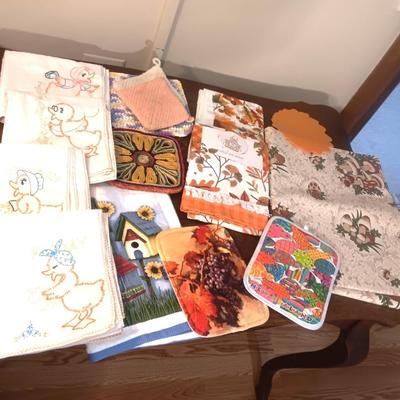 NEW KITCHEN APRON AND OTHER KITCHEN LINENS