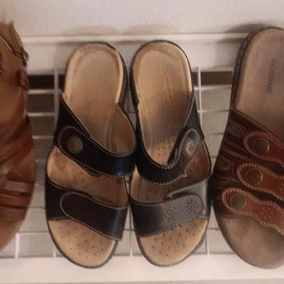 LADIES SANDALS SIZES 9 & 10