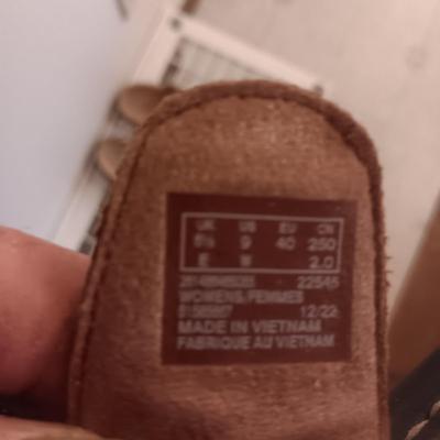 LADIES CLARKS SANDALS SIZE 9