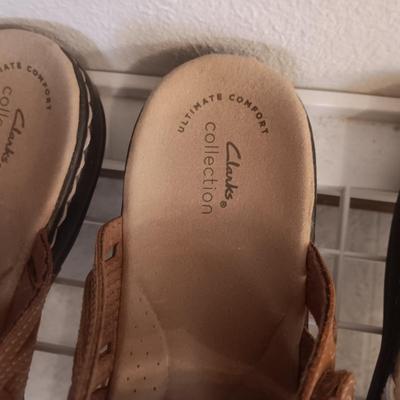 LADIES CLARKS SANDALS SIZE 9