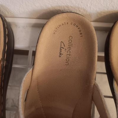 LADIES CLARKS SANDALS SIZE 9