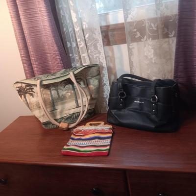 PAUL BRENT BEACH BAG, LIZ CLAIBORNE PURSE AND CLOTH WEAVED PURSE